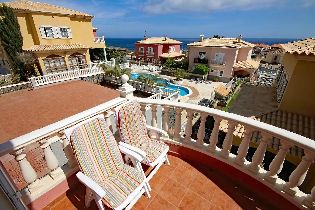 Las Dunas 2 By Rentmedano Pretty 2 Bedroom Villa, Ocean Views, Pool And Wifi El Medano  0*, El Medano (Tenerife) Spain