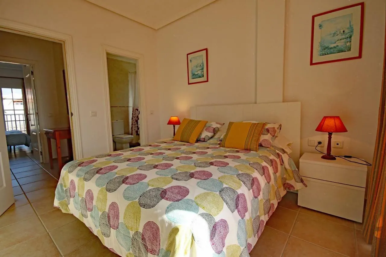 Las Dunas 2 By Rentmedano Pretty 2 Bedroom Villa, Ocean Views, Pool And Wifi El Medano  0*, El Medano (Tenerife)